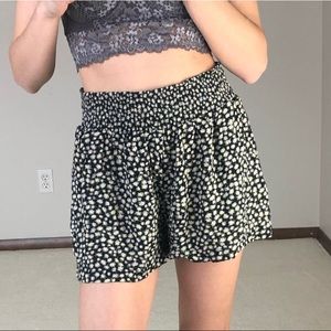 American Eagle: Daisy Baggie shorts